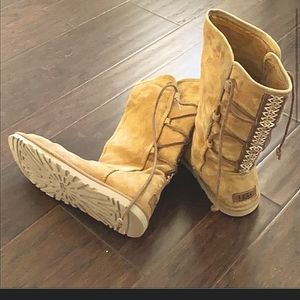 Chestnut Ugg Lo pro Tasman boots